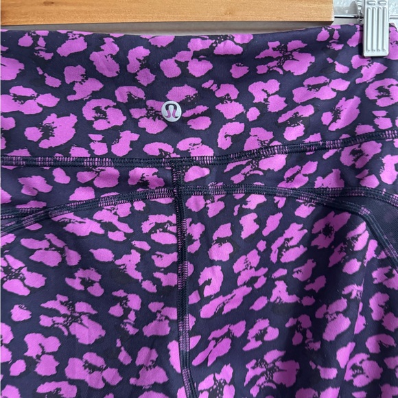 Lululemon Drop It Like It’s Hot Leggings
4 Mini Cheetah Ultra Violet Nav… - Picture 6 of 8